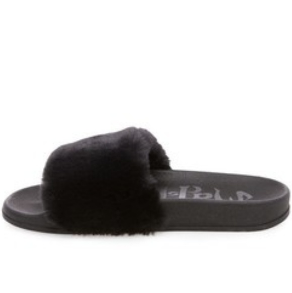 🎉 NEW Black Fur Sandals Slip On Size Flats Fun - Picture 2 of 2